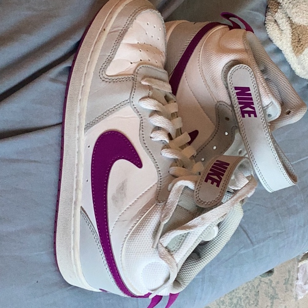 Nike White and Purple Low-Top Sneakers